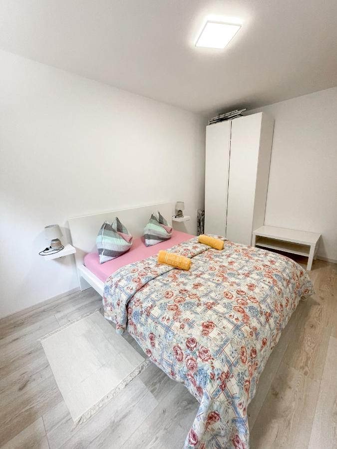 Apartment Nona Nina โคเปร์ ภายนอก รูปภาพ